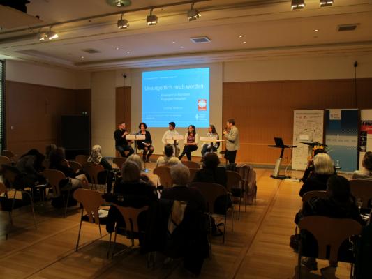 Podiumsdiskussin zum Thema Integration an der Hanns-Seidel-Stiftung München